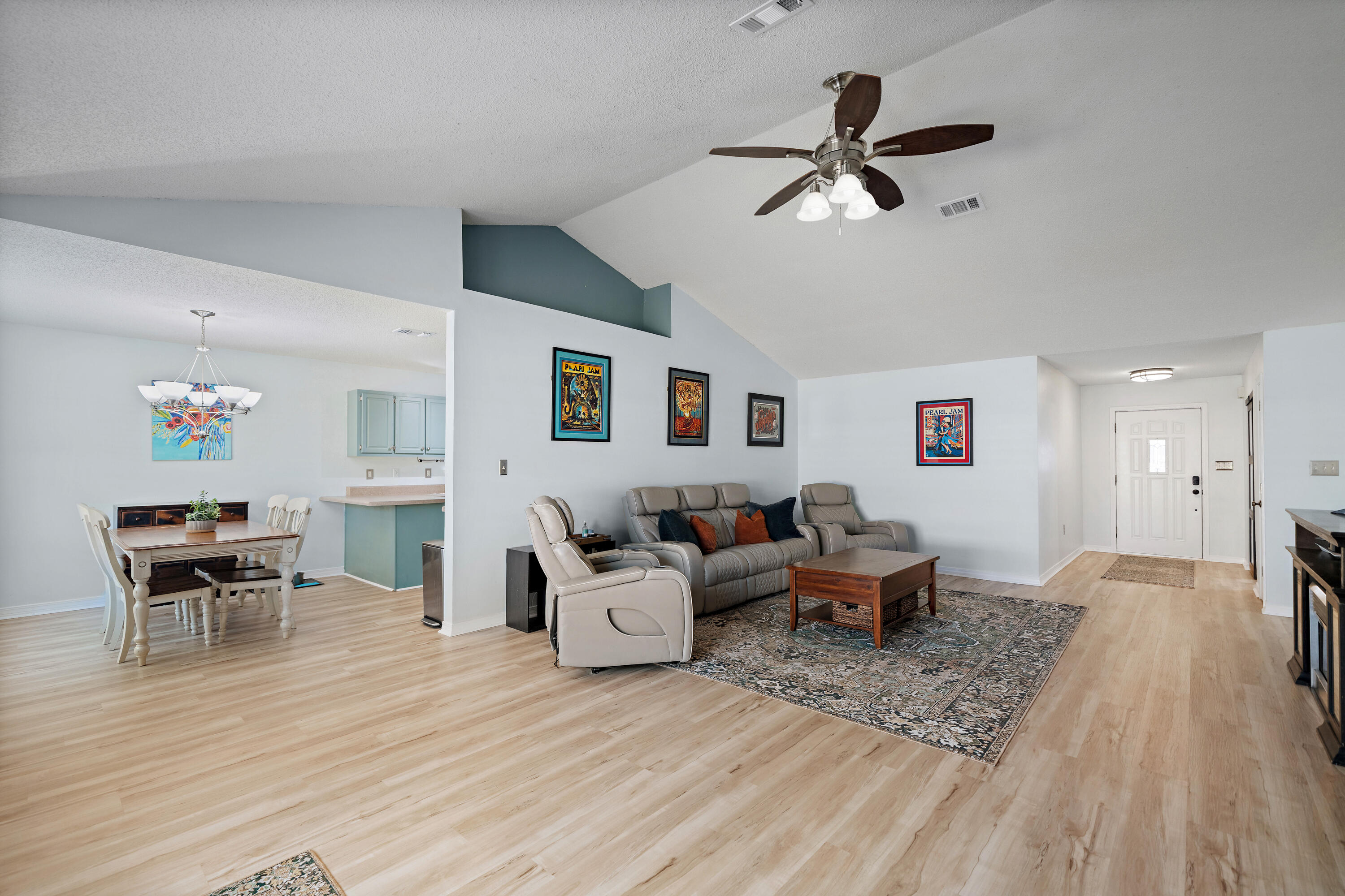 3879 Mesa Road Destin, FL 32541 - Photo 5 of 27 a living room with furniture
