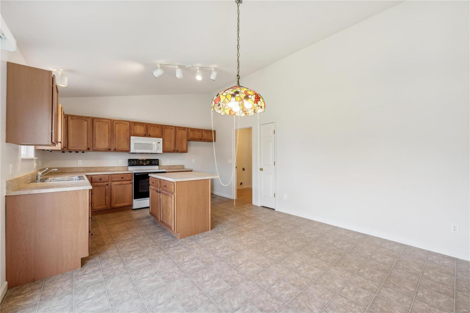 121 Westhampton Drive Troy, MO 63379 - Photo 7 of 27