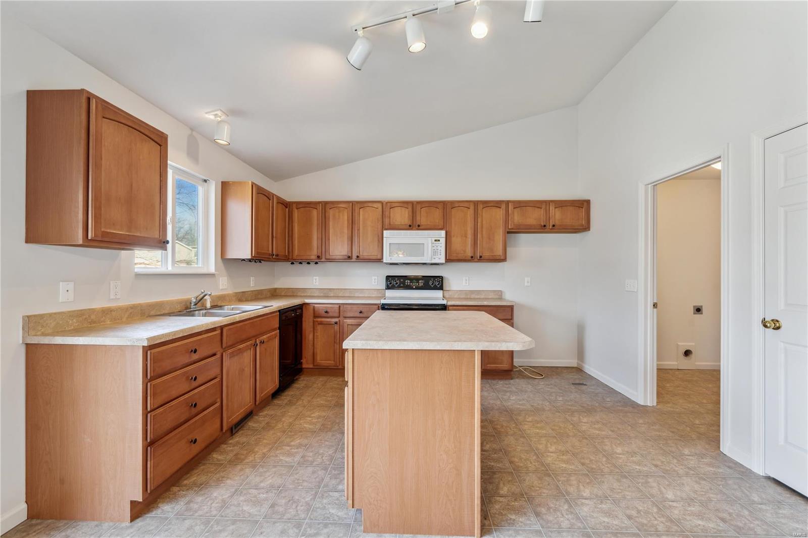 121 Westhampton Drive Troy, MO 63379 - Photo 10 of 27