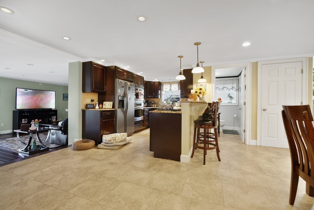 466 Dickinson Street Fall River, MA 02721 - Photo 11 of 42 Gallery Image 11
