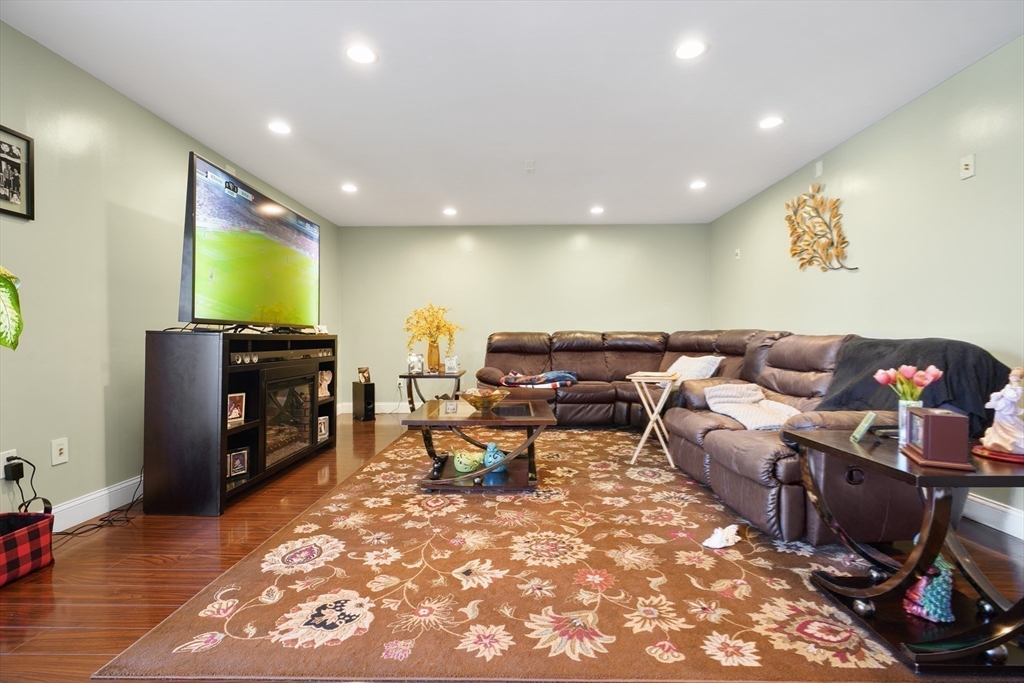 466 Dickinson Street Fall River, MA 02721 - Photo 17 of 42 Gallery Image 17