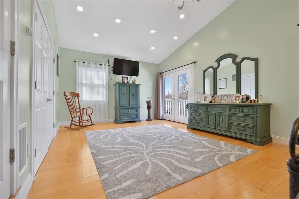 466 Dickinson Street Fall River, MA 02721 - Photo 22 of 42 Gallery Image 22