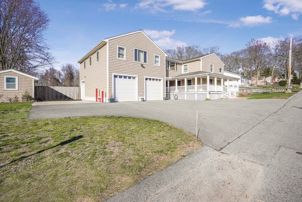 466 Dickinson Street Fall River, MA 02721 - Photo 6 of 42 Gallery Image 6