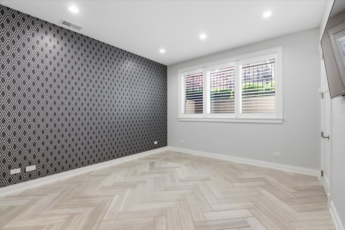 850 West Lill Avenue, Unit 1 Chicago, IL 60614 - Photo 12 of 23