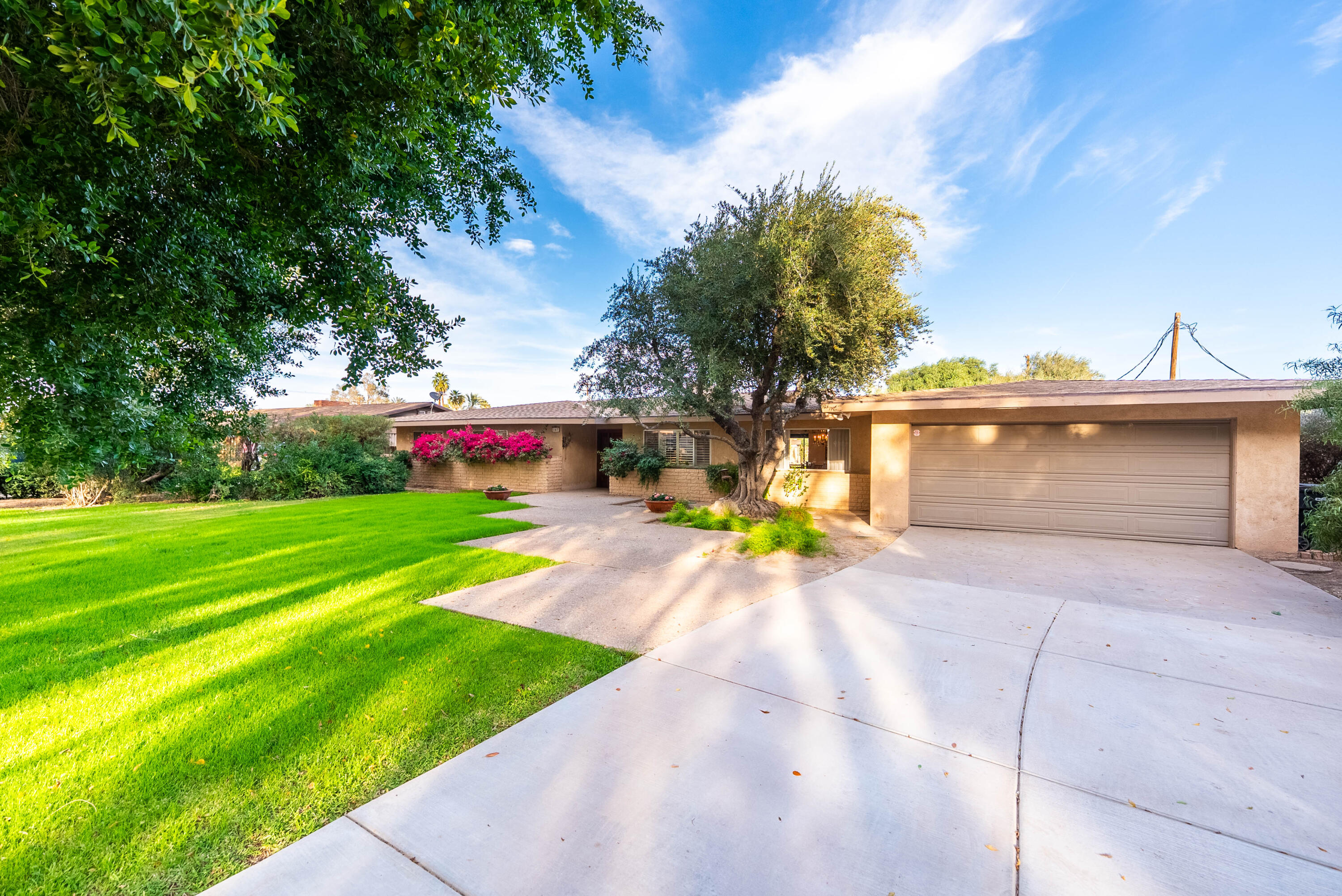167 Santa Rosa Road El Centro, CA 92243 - Photo 3 of 50 a view of a back yard of the house
