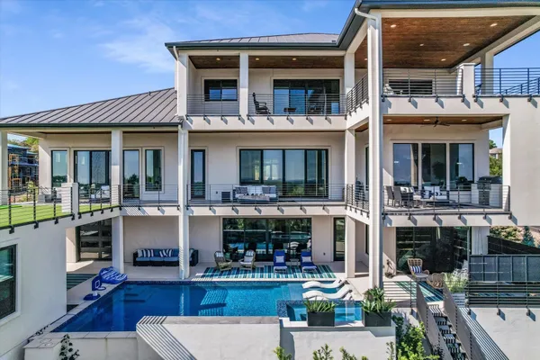 a view of a building with sitting area