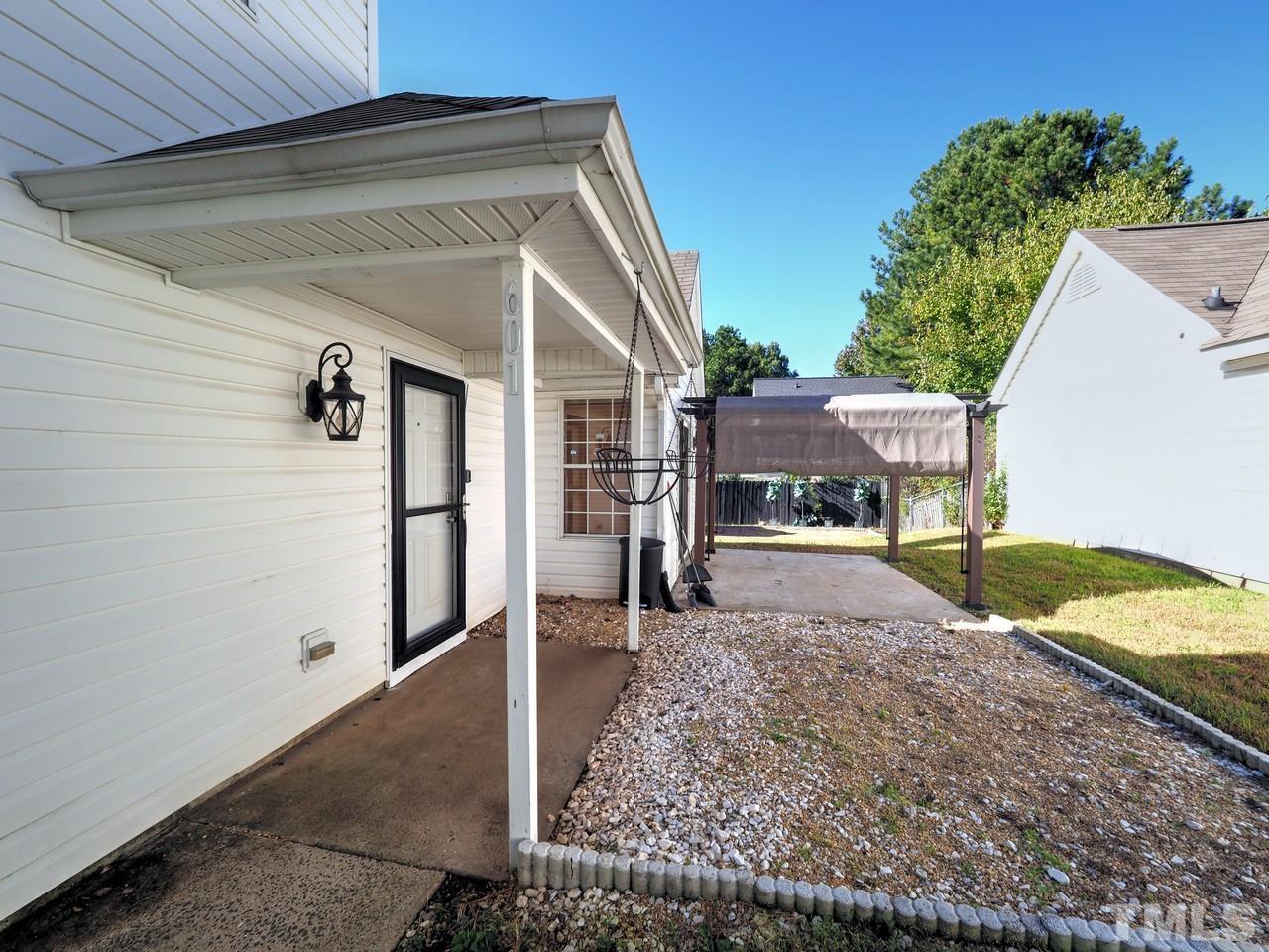 601 Stratton Way Durham, NC 27704 - Photo 5 of 24 Gallery Image 5