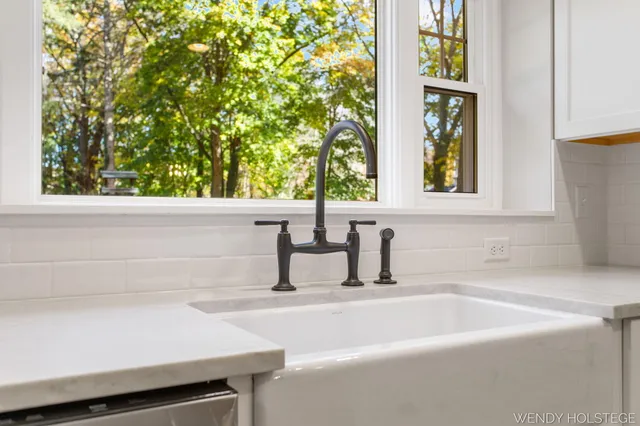 $899,900 | 713 North Shore Drive, Holland, MI 49424