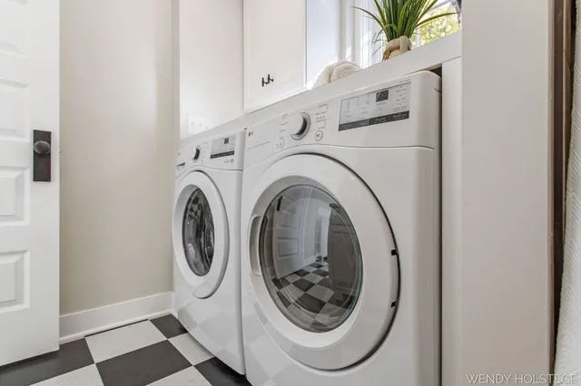 $899,900 | 713 North Shore Drive, Holland, MI 49424