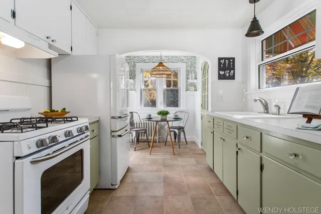 $899,900 | 713 North Shore Drive, Holland, MI 49424