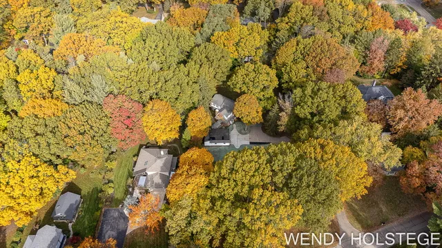 $899,900 | 713 North Shore Drive, Holland, MI 49424