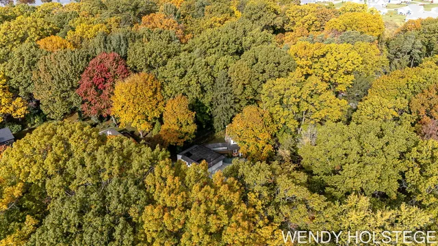 $899,900 | 713 North Shore Drive, Holland, MI 49424