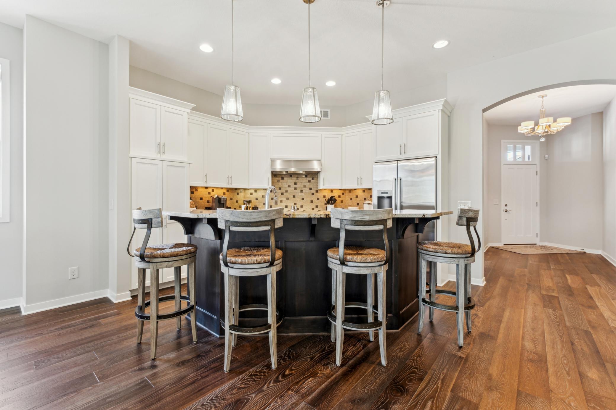 8690 Riley Curve Chanhassen, MN 55317 - Photo 4 of 30 Gallery Image 4
