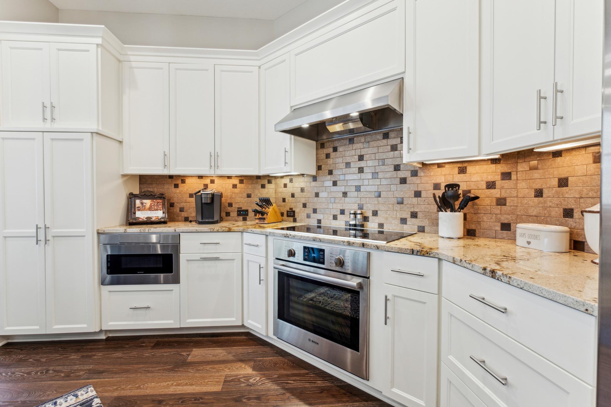 8690 Riley Curve Chanhassen, MN 55317 - Photo 5 of 30 Gallery Image 5