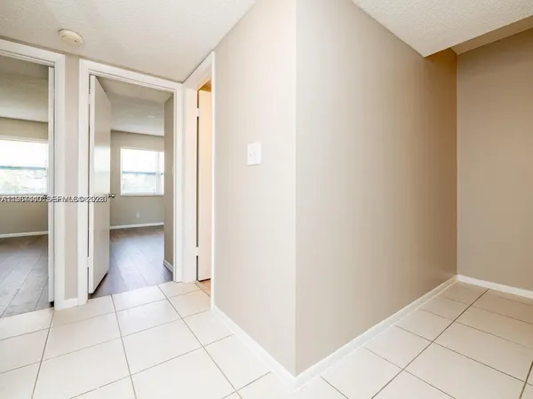 $3,300 | 2304 Northeast 7th Street, Unit 27, Hallandale Beach, FL 33009