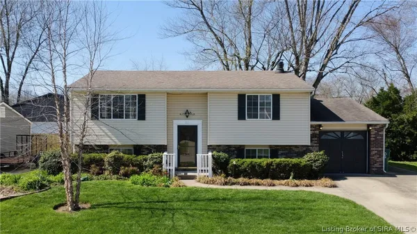 $269,900 | 711 Saratoga Drive, Jeffersonville, IN 47130