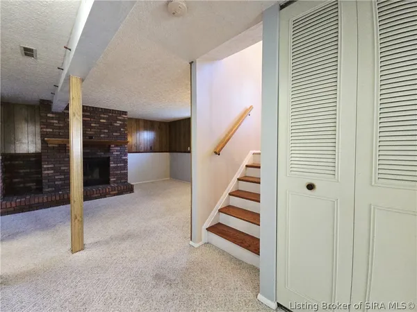 $269,900 | 711 Saratoga Drive, Jeffersonville, IN 47130