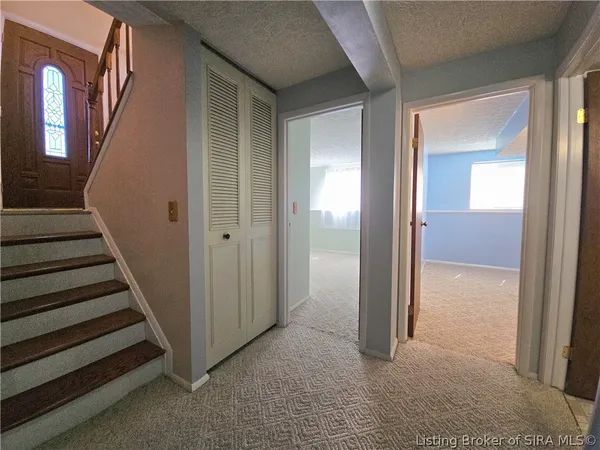 $269,900 | 711 Saratoga Drive, Jeffersonville, IN 47130