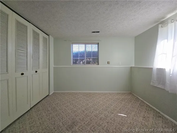 $269,900 | 711 Saratoga Drive, Jeffersonville, IN 47130