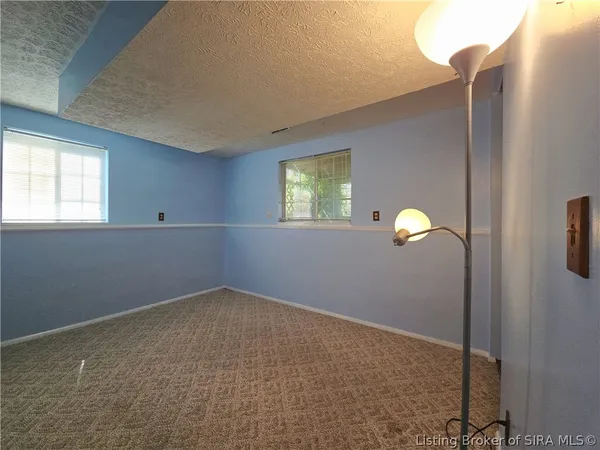 $269,900 | 711 Saratoga Drive, Jeffersonville, IN 47130