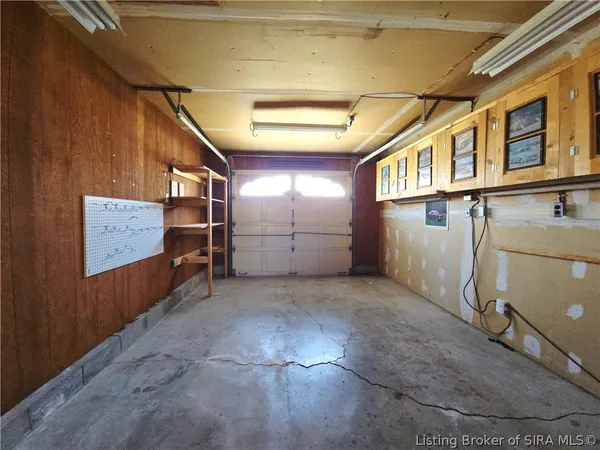 $269,900 | 711 Saratoga Drive, Jeffersonville, IN 47130