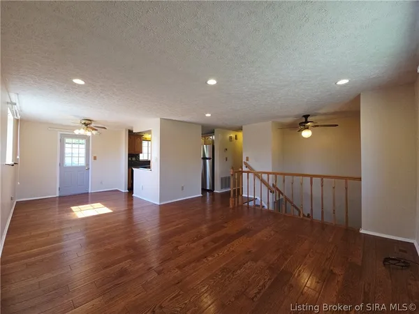 $269,900 | 711 Saratoga Drive, Jeffersonville, IN 47130