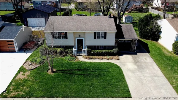 $269,900 | 711 Saratoga Drive, Jeffersonville, IN 47130