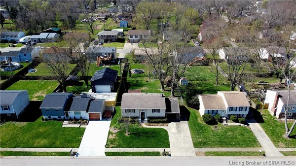 $269,900 | 711 Saratoga Drive, Jeffersonville, IN 47130