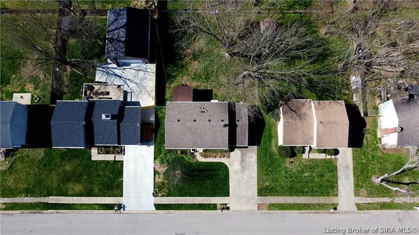 $269,900 | 711 Saratoga Drive, Jeffersonville, IN 47130