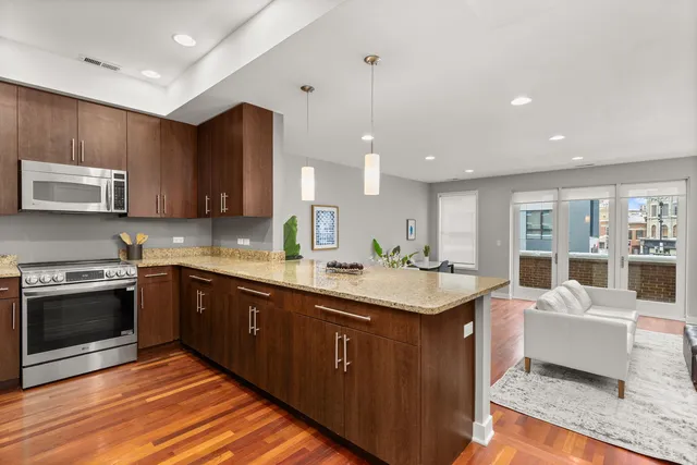 $450,000 | 1232 North Milwaukee Avenue, Unit 2, Chicago, IL 60622