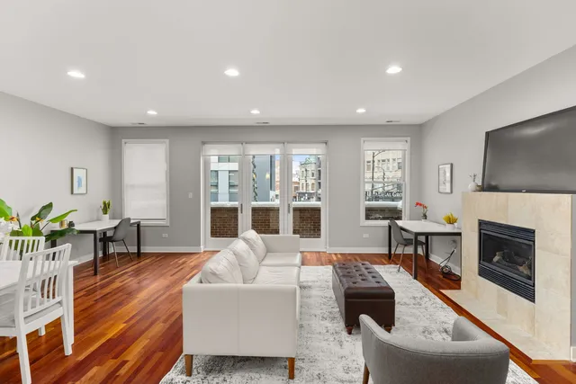 $450,000 | 1232 North Milwaukee Avenue, Unit 2, Chicago, IL 60622