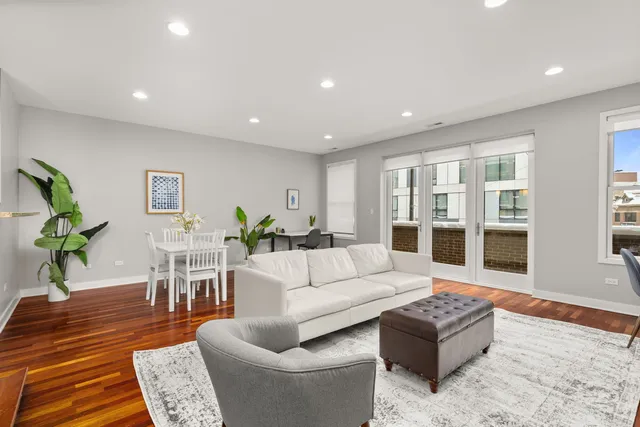 $450,000 | 1232 North Milwaukee Avenue, Unit 2, Chicago, IL 60622