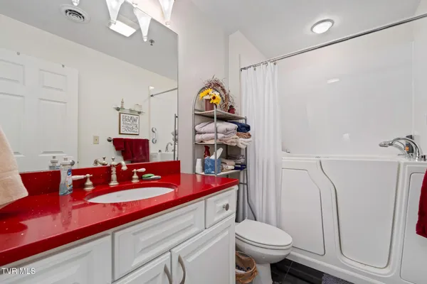 $209,000 | 210 Raceday Center Drive, Unit 1105, Bristol, TN 37620