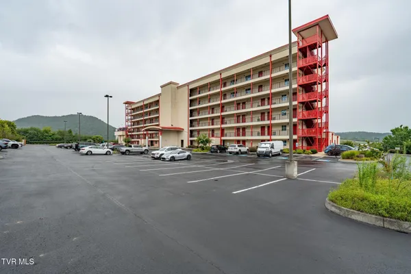 $209,000 | 210 Raceday Center Drive, Unit 1105, Bristol, TN 37620