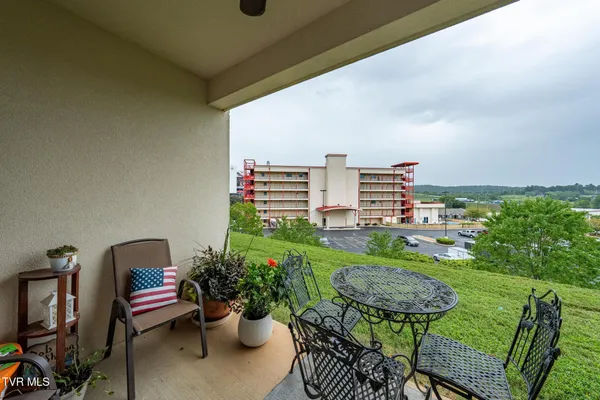 $209,000 | 210 Raceday Center Drive, Unit 1105, Bristol, TN 37620