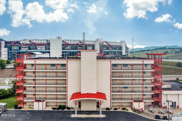 $209,000 | 210 Raceday Center Drive, Unit 1105, Bristol, TN 37620