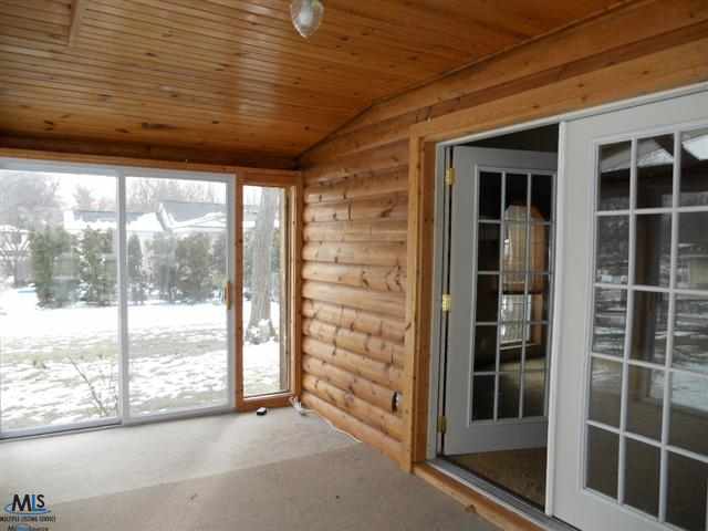 4111 Mapleleaf Road Waterford, MI 48328 - Photo 9 of 12 31135739-8.JPG