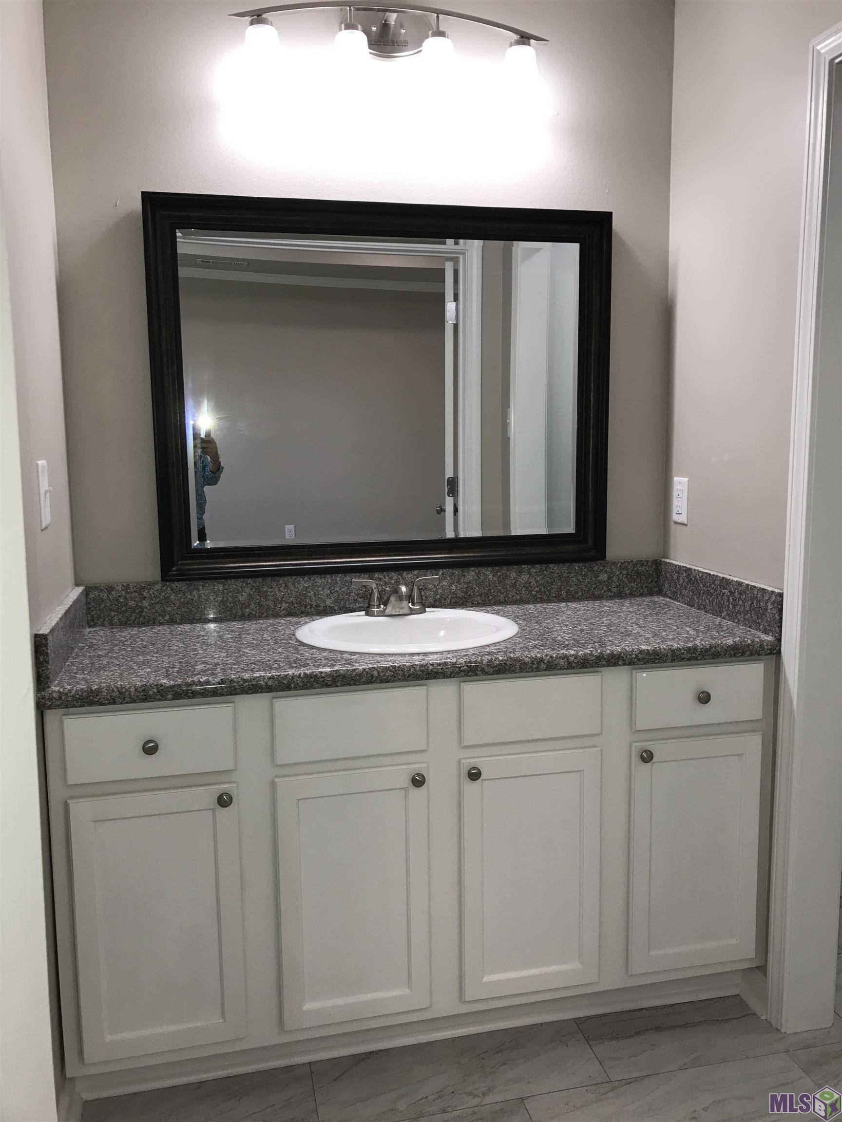 16403 Ellis Avenue Baton Rouge, LA 70816 - Photo 5 of 10