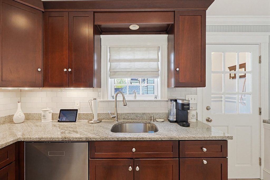 434 Brook Road Milton, MA 02186 - Photo 14 of 40