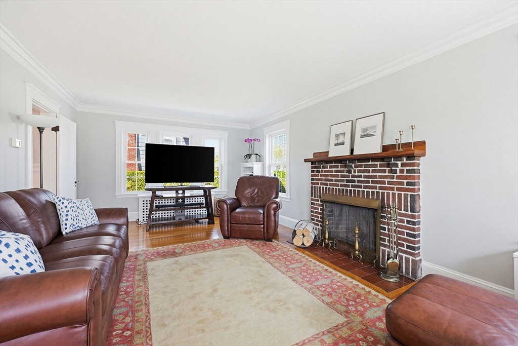 434 Brook Road Milton, MA 02186 - Photo 6 of 40