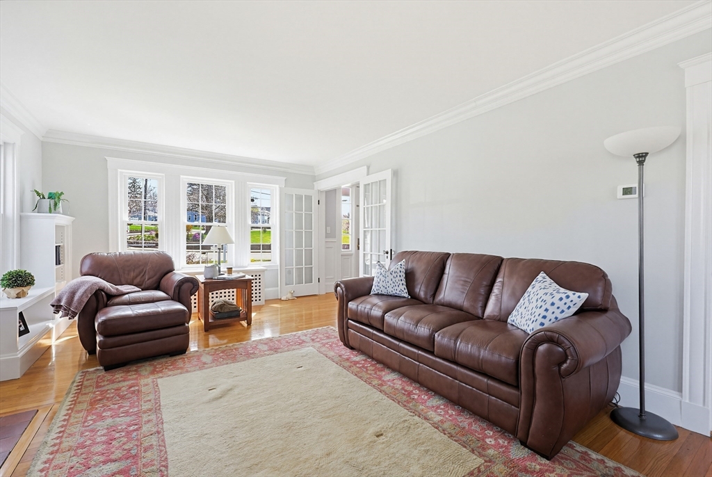 434 Brook Road Milton, MA 02186 - Photo 8 of 40