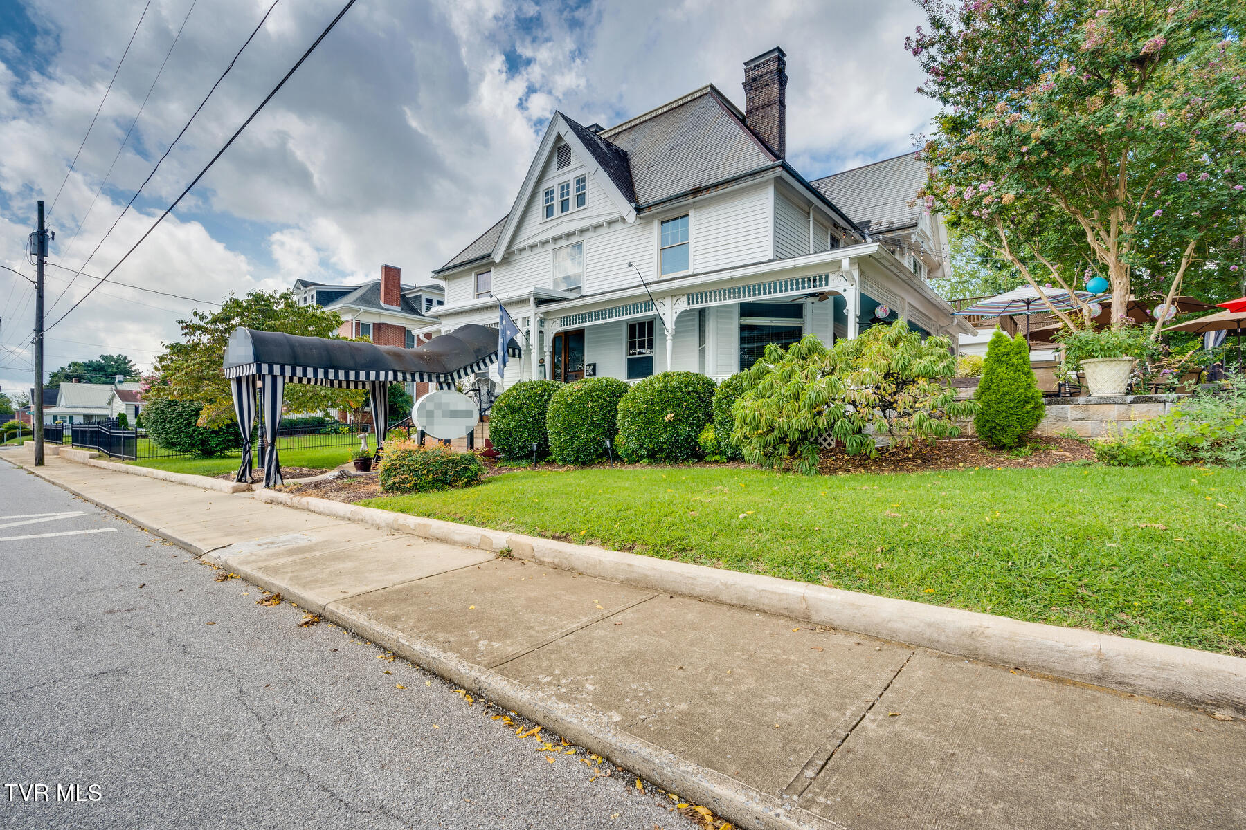 412 6th Street Bristol, TN 37620 - Photo 2 of 59 004A