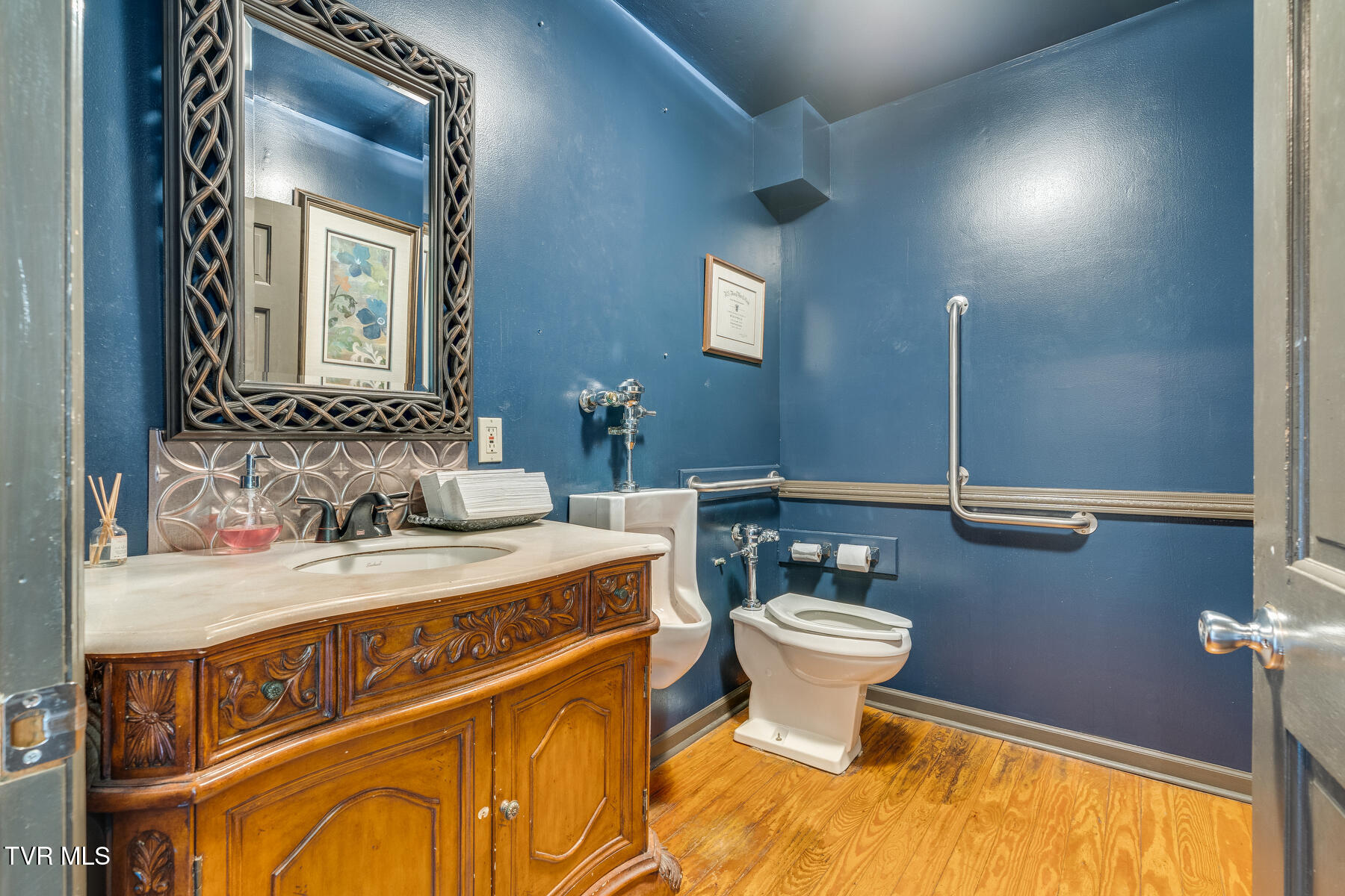 412 6th Street Bristol, TN 37620 - Photo 26 of 59 035