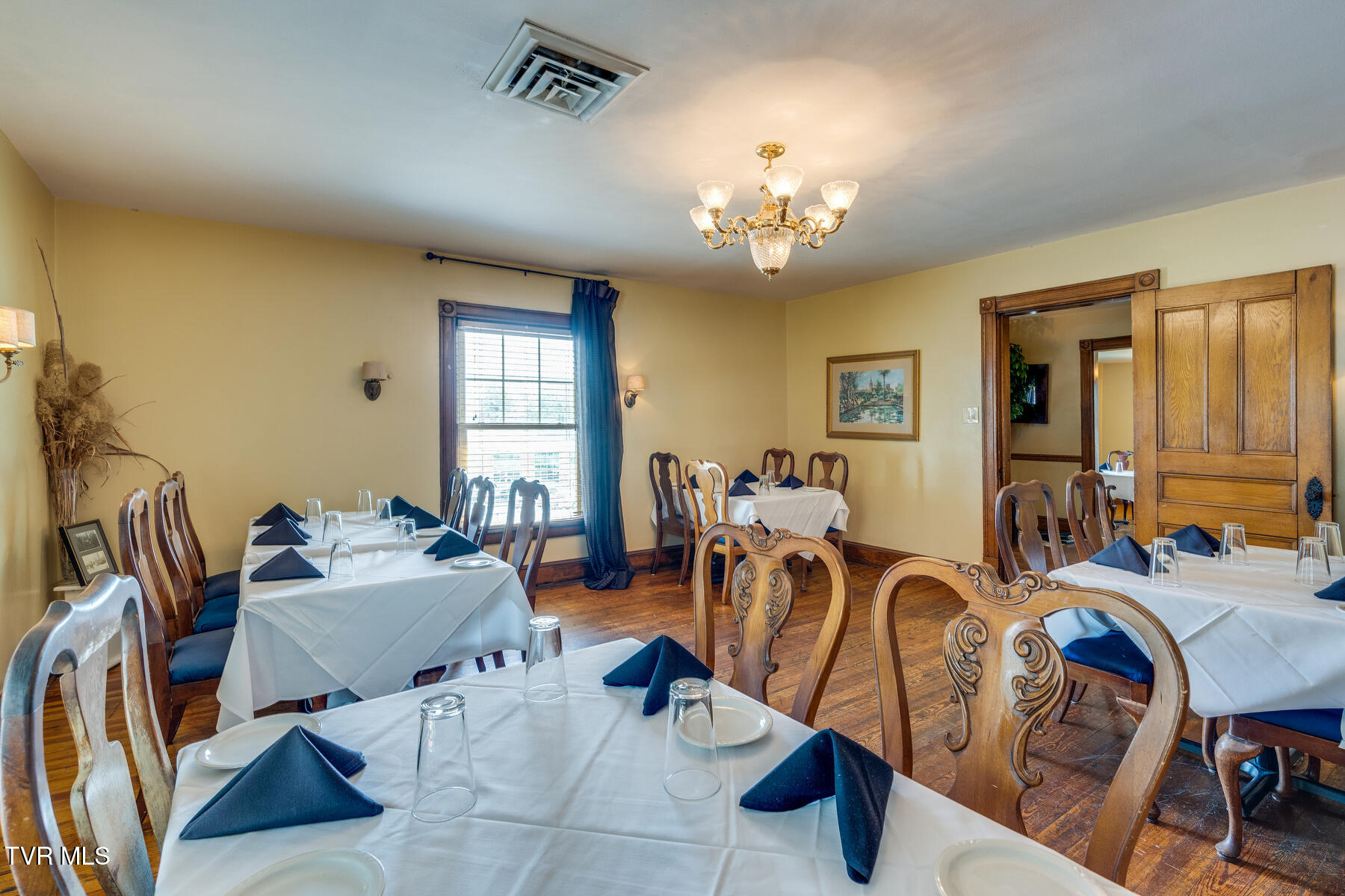 412 6th Street Bristol, TN 37620 - Photo 35 of 59 040