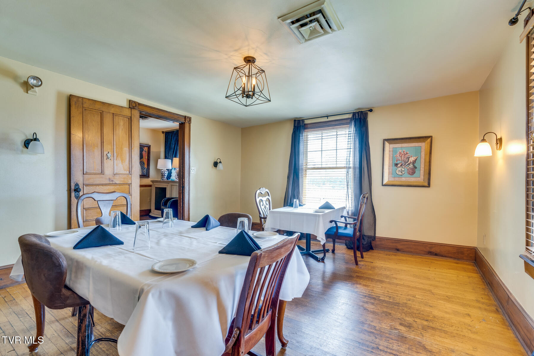 412 6th Street Bristol, TN 37620 - Photo 38 of 59 045