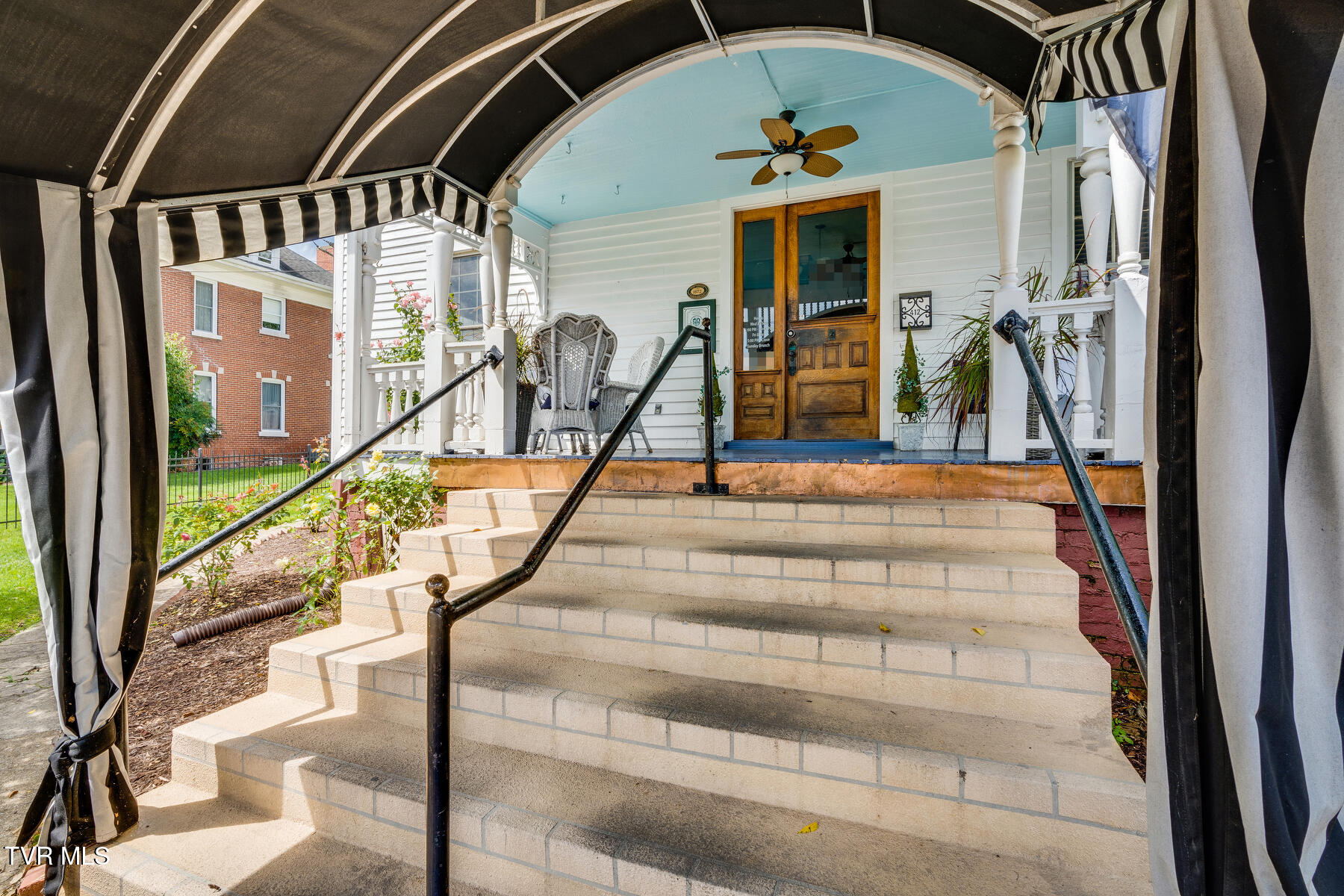 412 6th Street Bristol, TN 37620 - Photo 4 of 59 009A