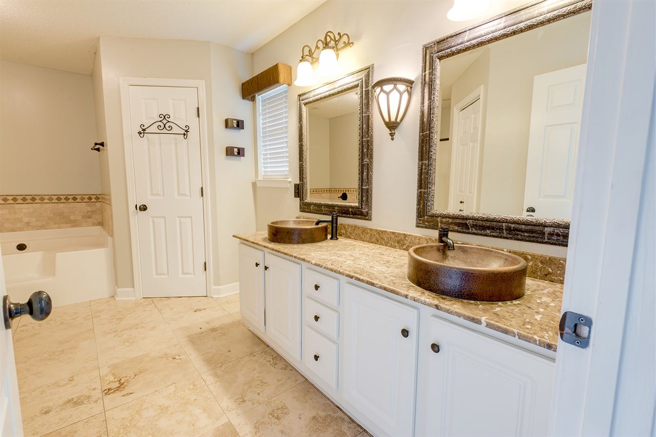 11919 Yellowhammer Court Daphne, AL 36526 - Photo 11 of 20 Master Bath