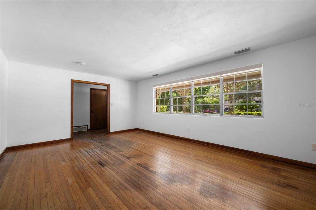 3716 Southwest 6th Place Gainesville, FL 32607 - Photo 5 of 40