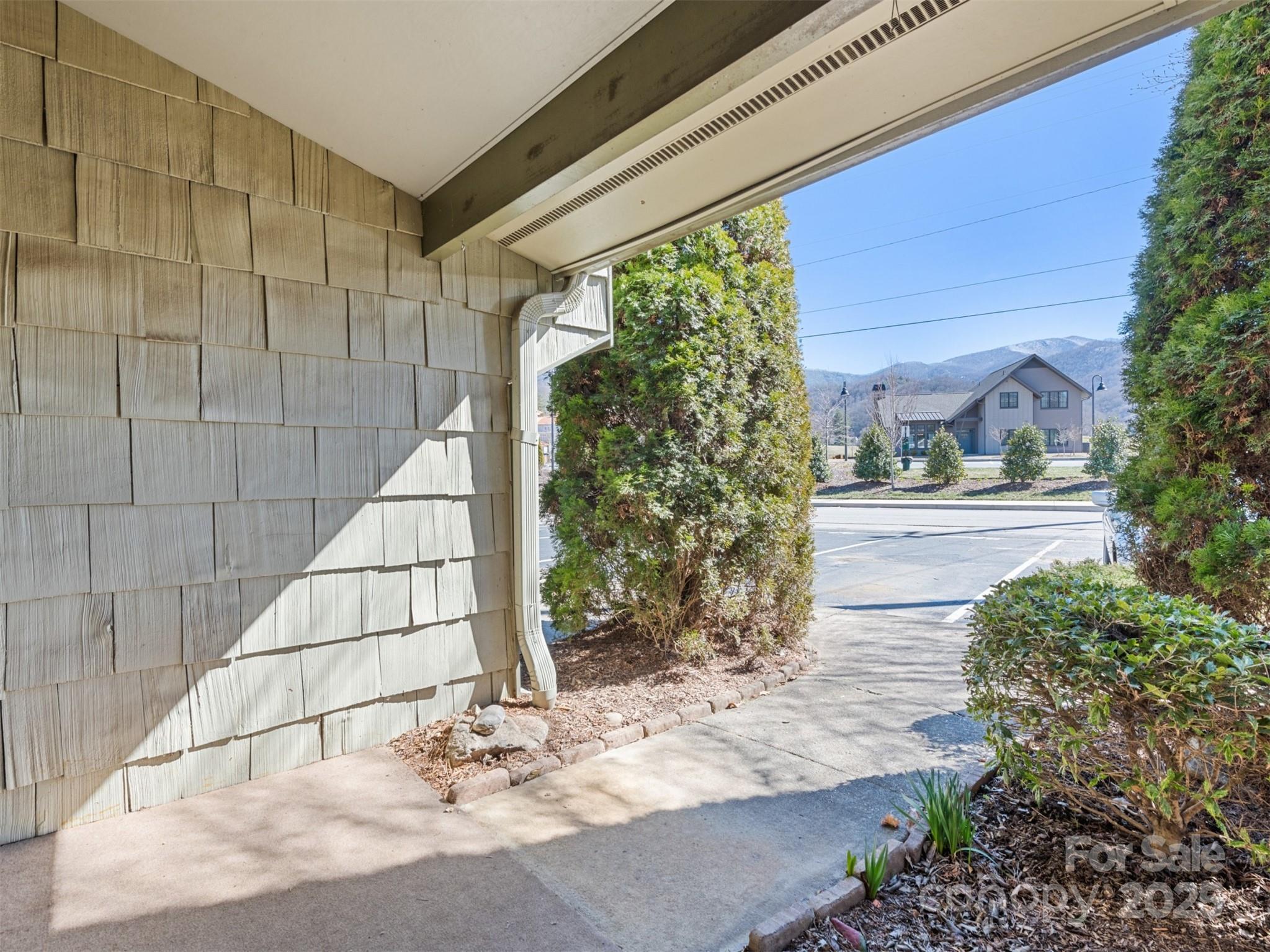 84 Chelsea Road Waynesville, NC 28786 - Photo 3 of 40 Gallery Image 3