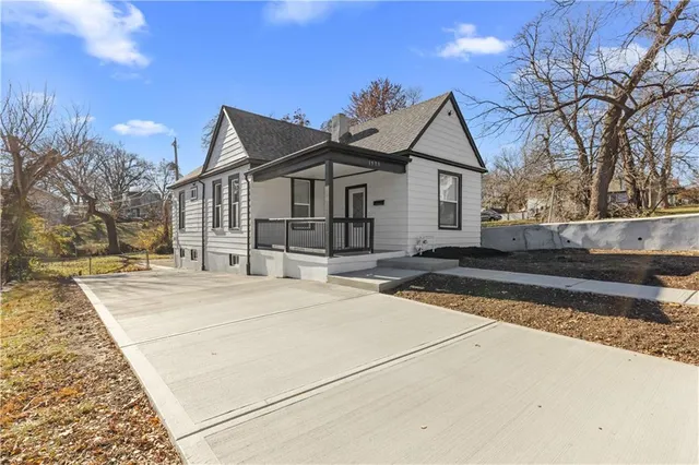$224,900 | 1975 Troup Avenue, Kansas City, KS 66104